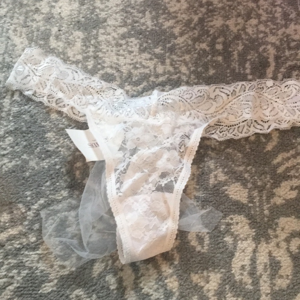 Brand New David’s Bridal Vail Thong Size XL w tags